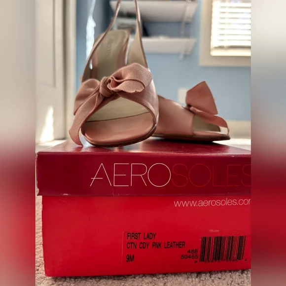 Pink Aerosoles Heels With Bows - Picture 2 of 7